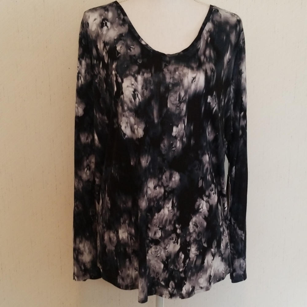A31 - Simply Vera by Vera Wang 3/4" sleeve top